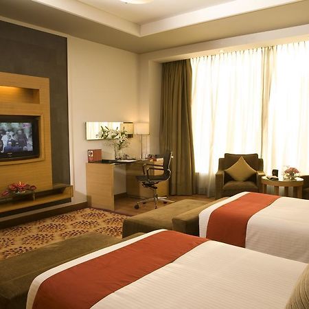 Radisson Blu Suites Gurgaon Bagian luar foto