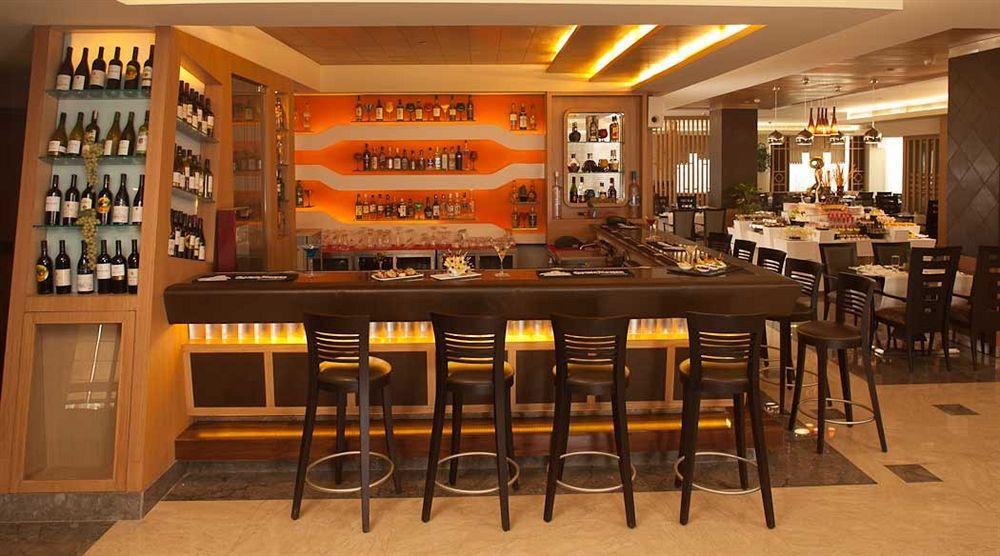 Radisson Blu Suites Gurgaon Bagian luar foto