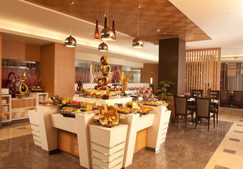 Radisson Blu Suites Gurgaon Bagian luar foto