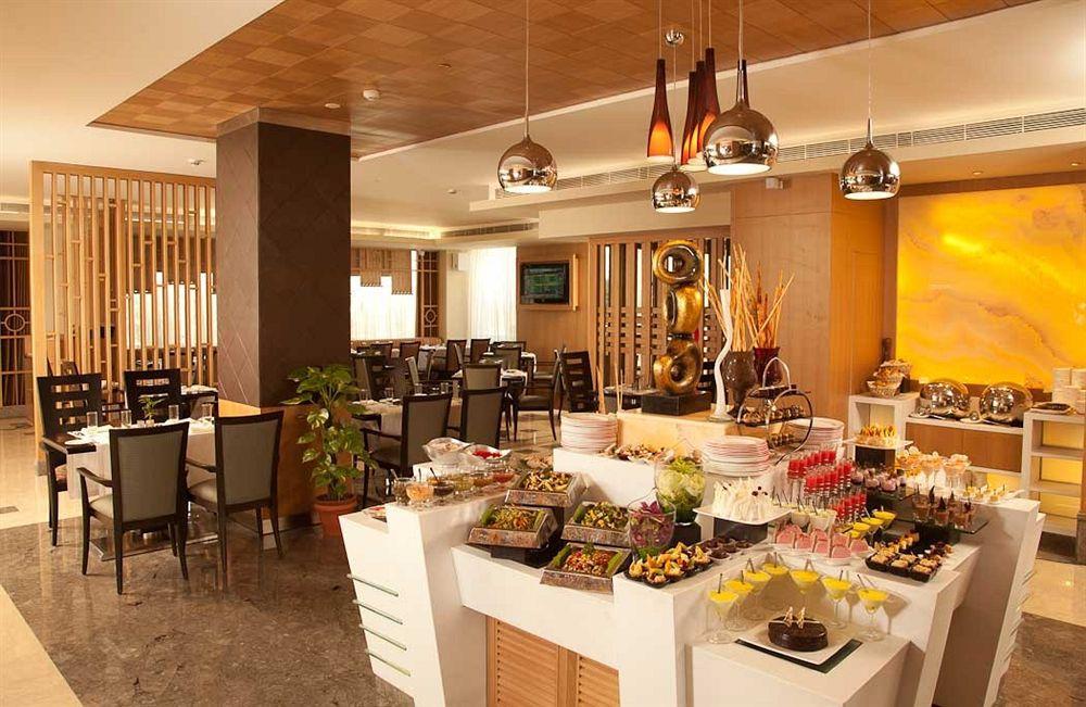 Radisson Blu Suites Gurgaon Bagian luar foto