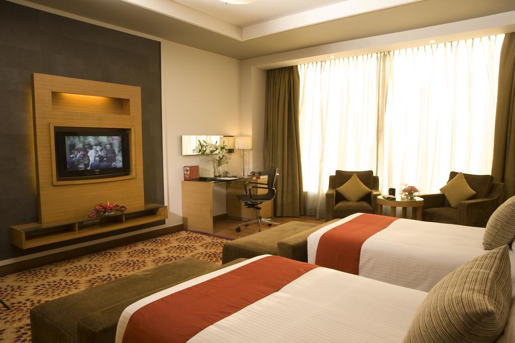 Radisson Blu Suites Gurgaon Bagian luar foto