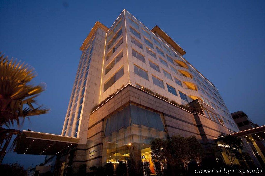 Radisson Blu Suites Gurgaon Bagian luar foto